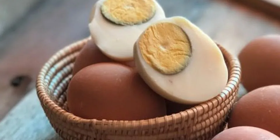 boiled egg là gì - Nghĩa của từ boiled egg