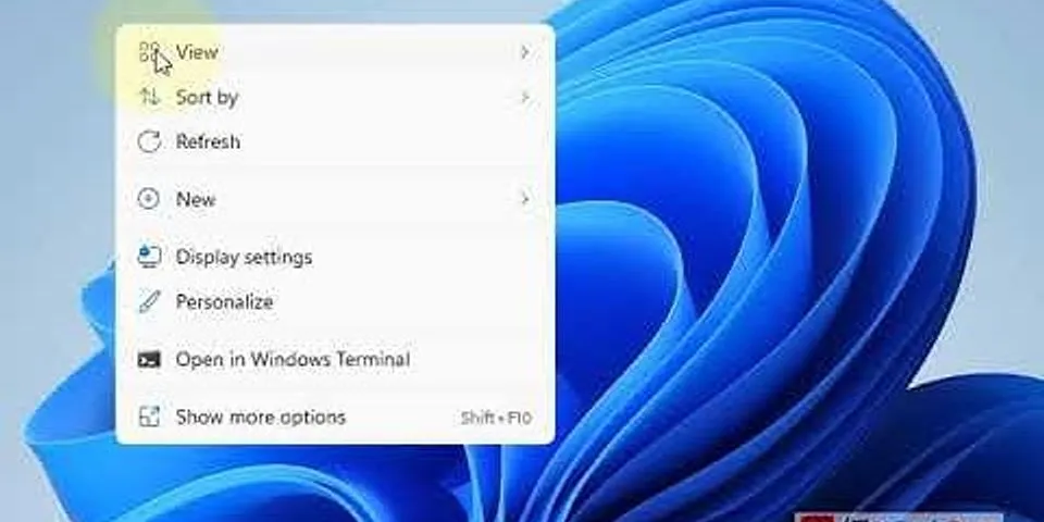 How do I align desktop icons in Windows 11?