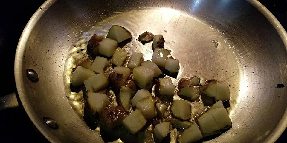 How to pan fry potatoes without sticking