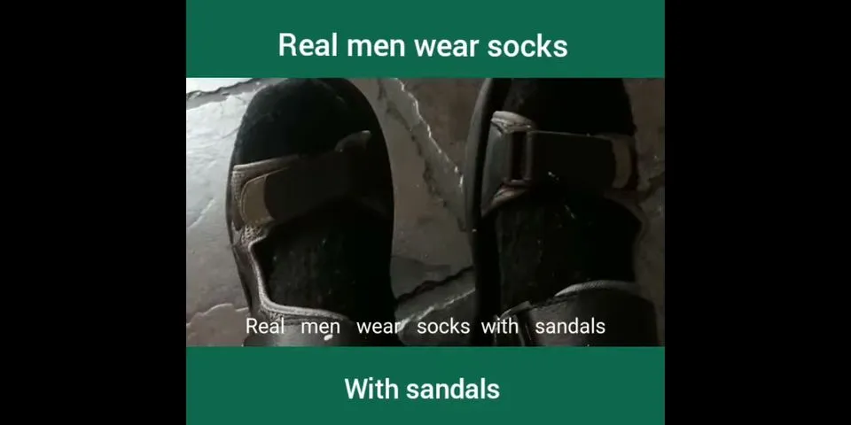 socks with sandals là gì - Nghĩa của từ socks with sandals